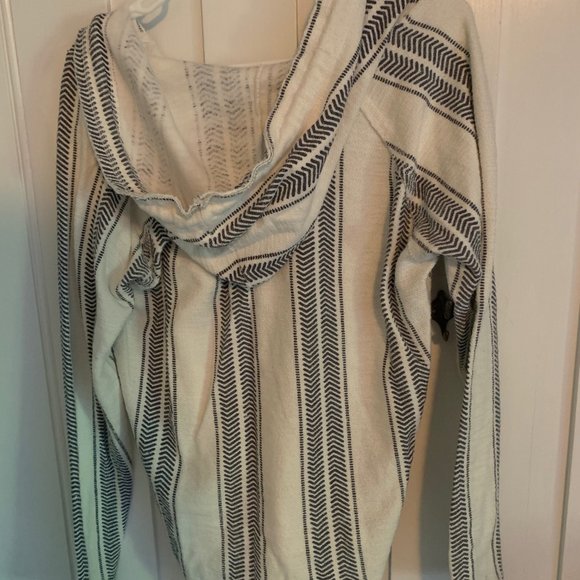 Ocean Drive Beach Cover Up Sweater - Picture 2 of 3